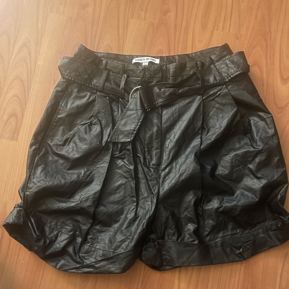 Elizabeth And James Black Faux Leather High Rise Belted Shorts Size 8/29